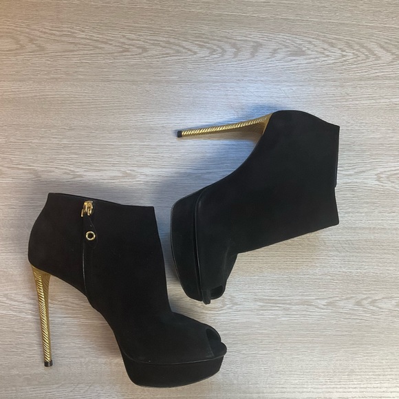 Vintage Louis Vuitton Suede Peep Toe pumps - Picture 2 of 8